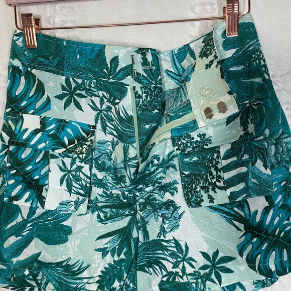 Guess botanic print Lilly linen shorts NWT Size 6 - Picture 2 of 9